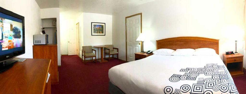 Austin'S Chuckwagon Motel Torrey Ngoại thất bức ảnh